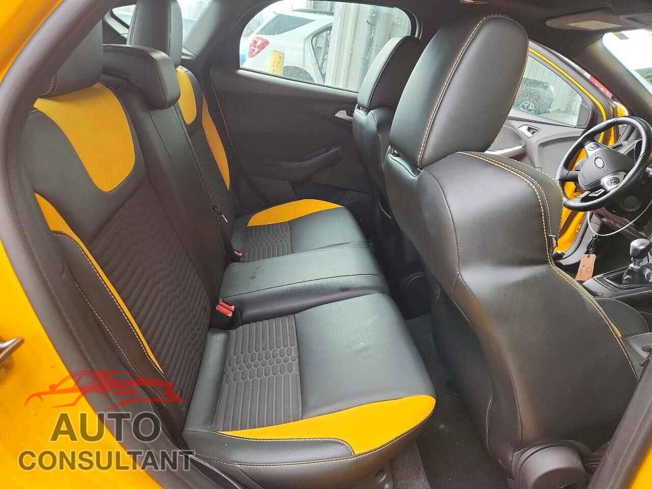 FORD FOCUS 2013 - 1FADP3L90DL295541