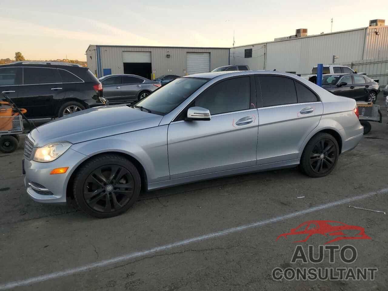 MERCEDES-BENZ C-CLASS 2013 - WDDGF4HB2DF973674