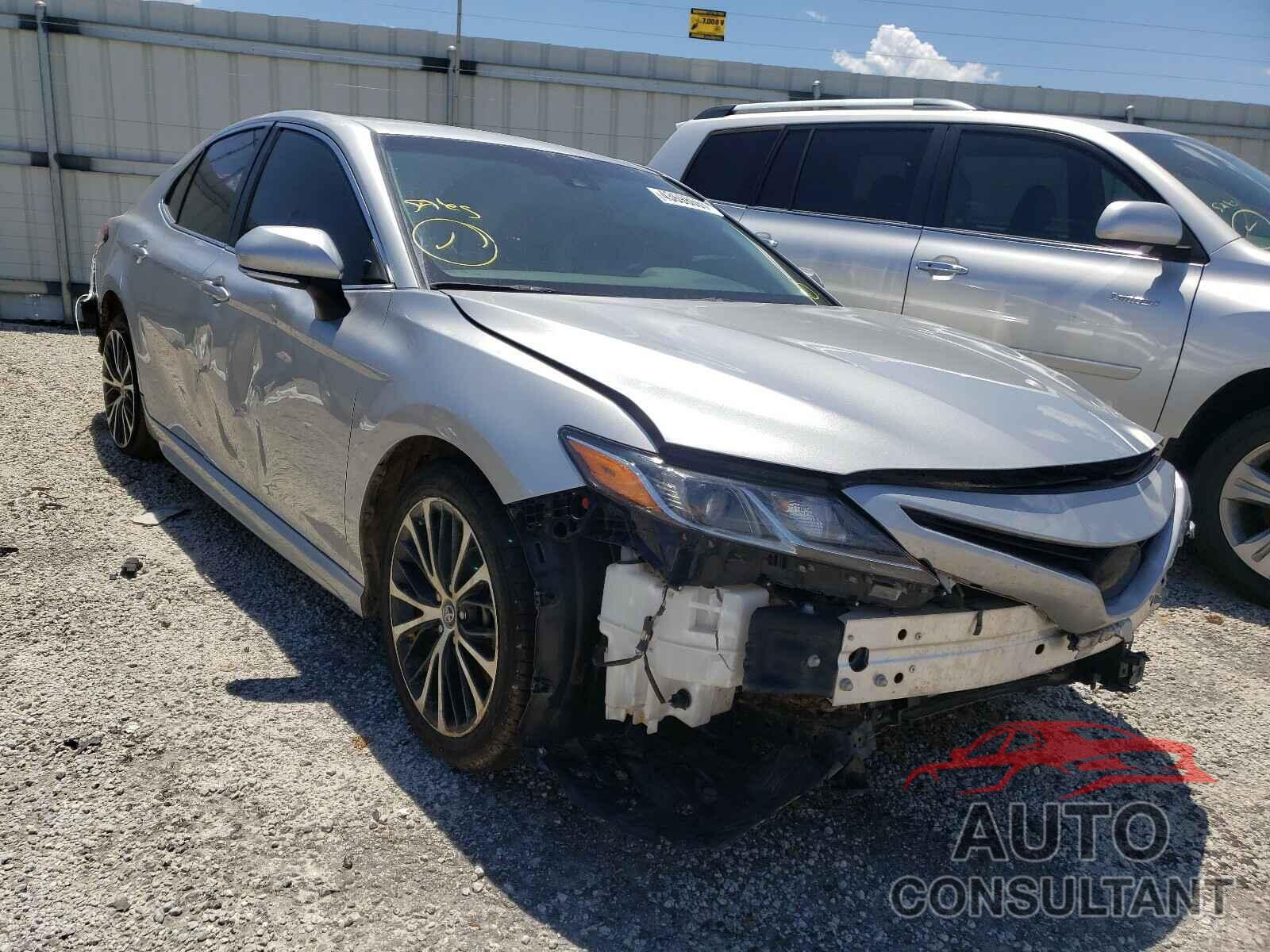 TOYOTA CAMRY 2018 - 4T1B11HK6JU548432