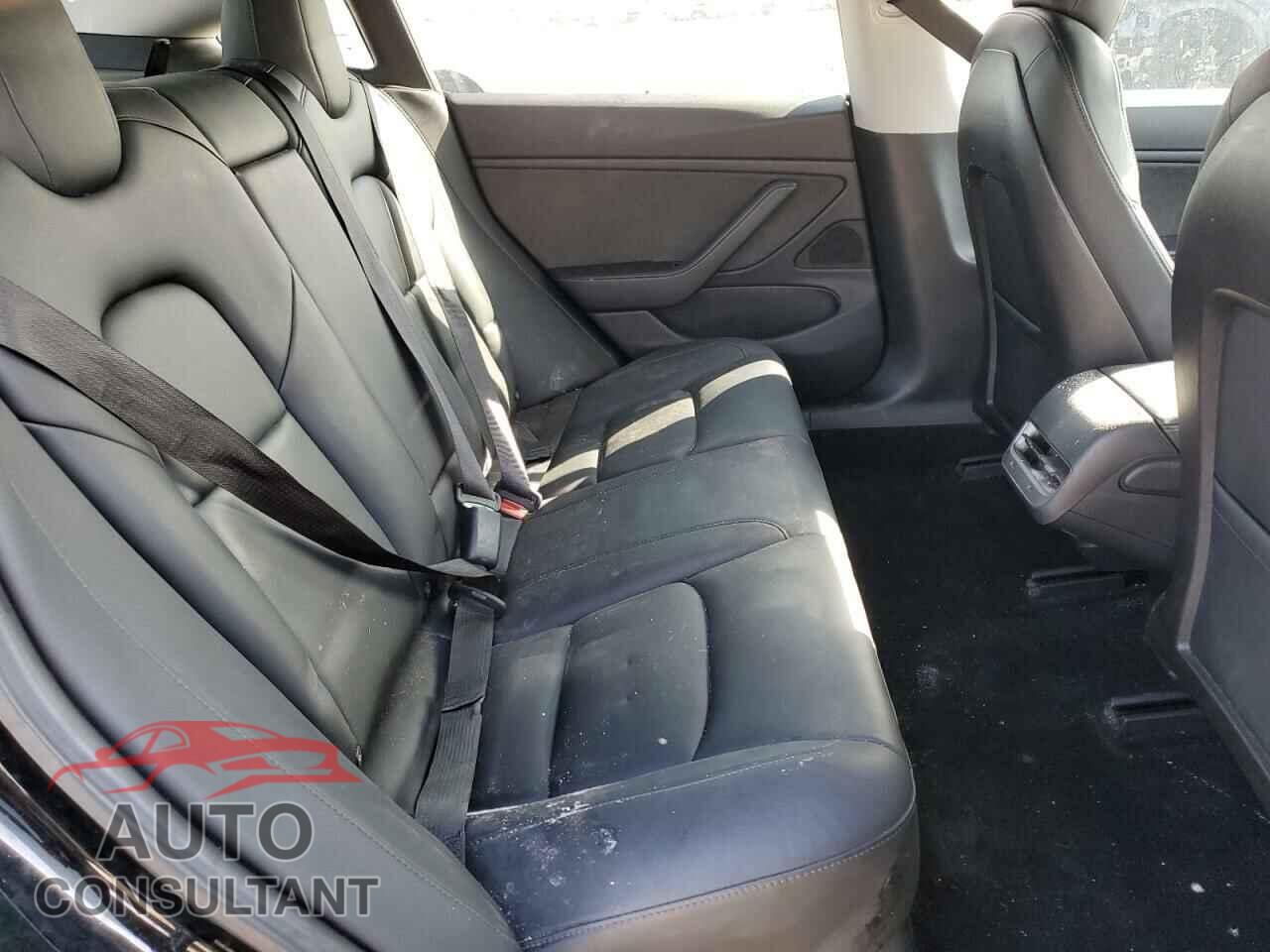 TESLA MODEL 3 2019 - 5YJ3E1EA5KF198763