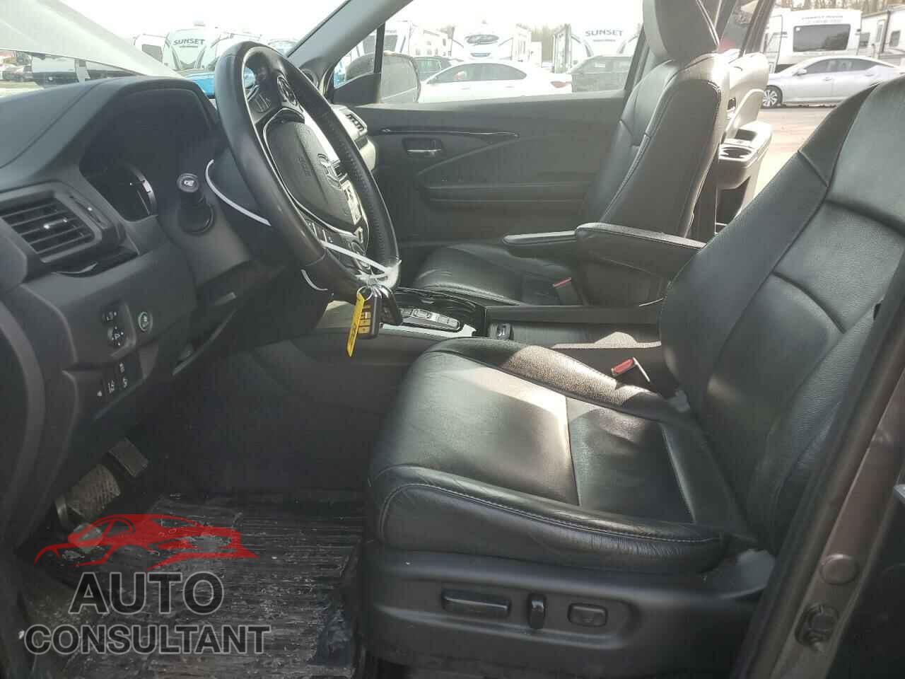 HONDA PILOT 2018 - 5FNYF6H92JB009499