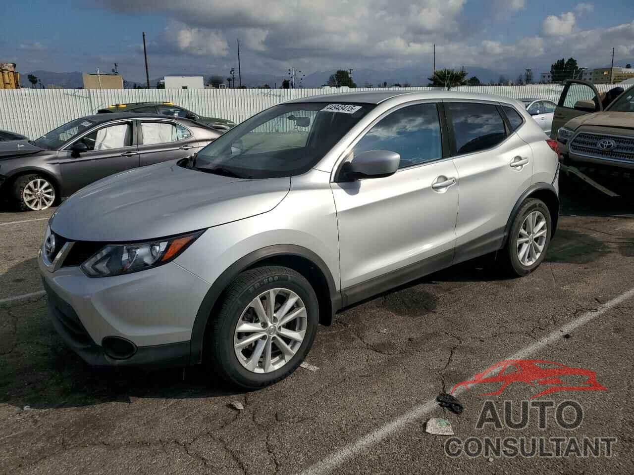 NISSAN ROGUE 2017 - JN1BJ1CP1HW034769