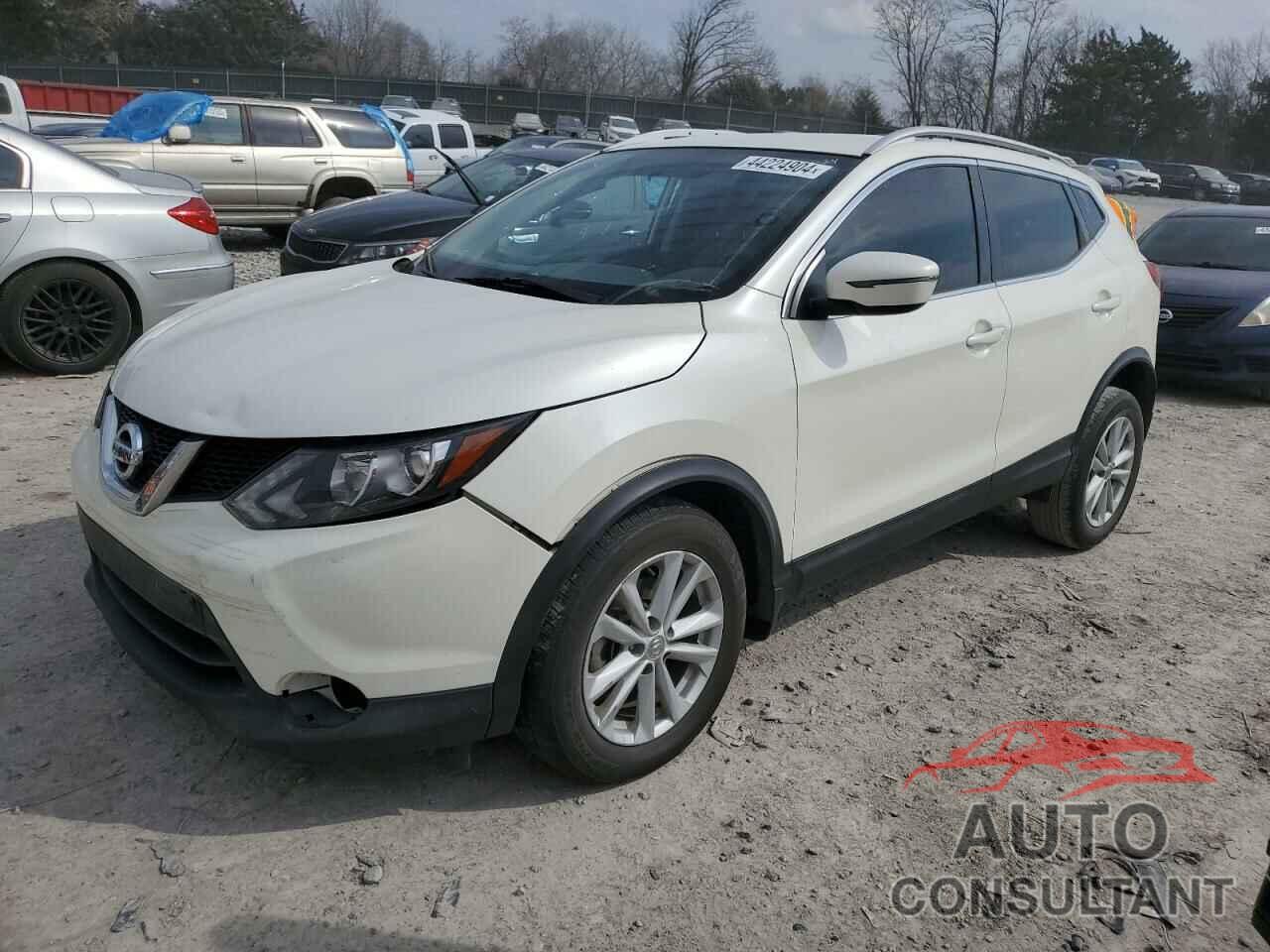 NISSAN ROGUE 2017 - JN1BJ1CP2HW024543