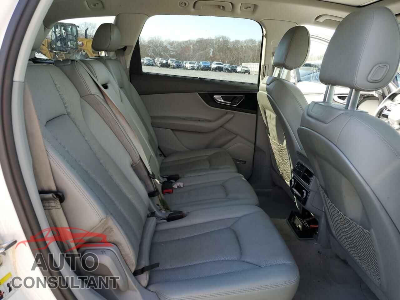 AUDI Q7 2017 - WA1VAAF70HD027436