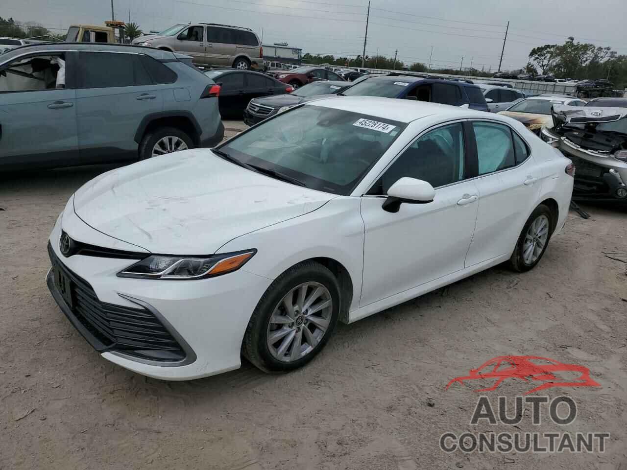 TOYOTA CAMRY 2022 - 4T1C11AK2NU056601