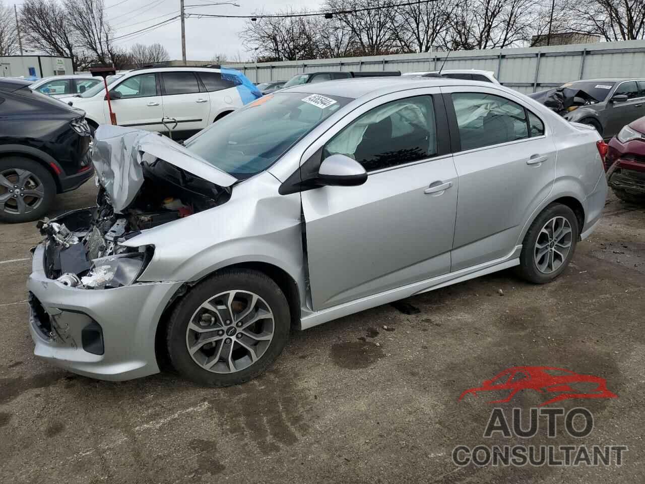 CHEVROLET SONIC 2018 - 1G1JD5SH5J4102647