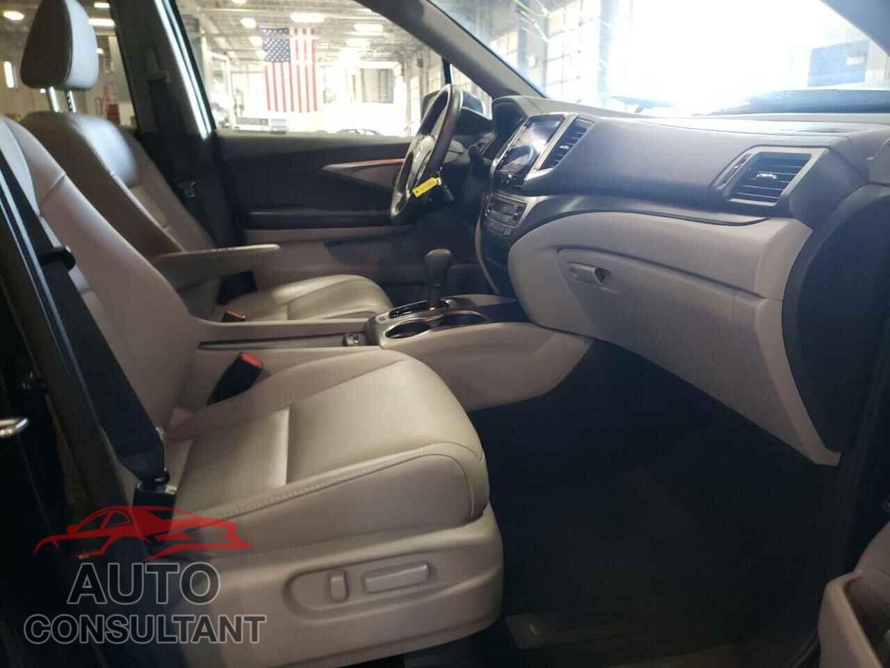 HONDA PILOT 2017 - 5FNYF6H51HB091944