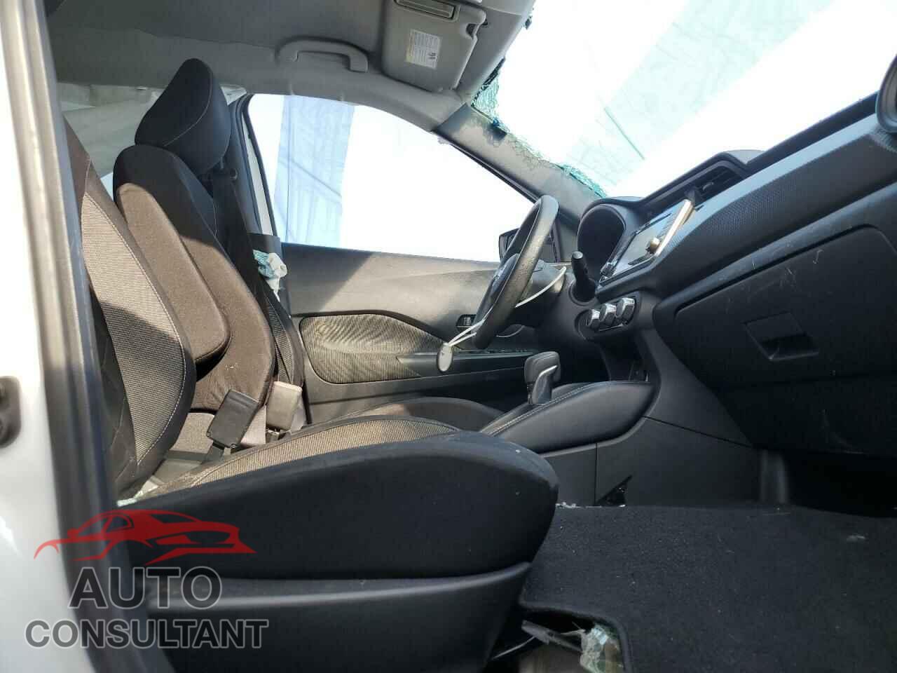 NISSAN KICKS 2019 - 3N1CP5CU3KL500294