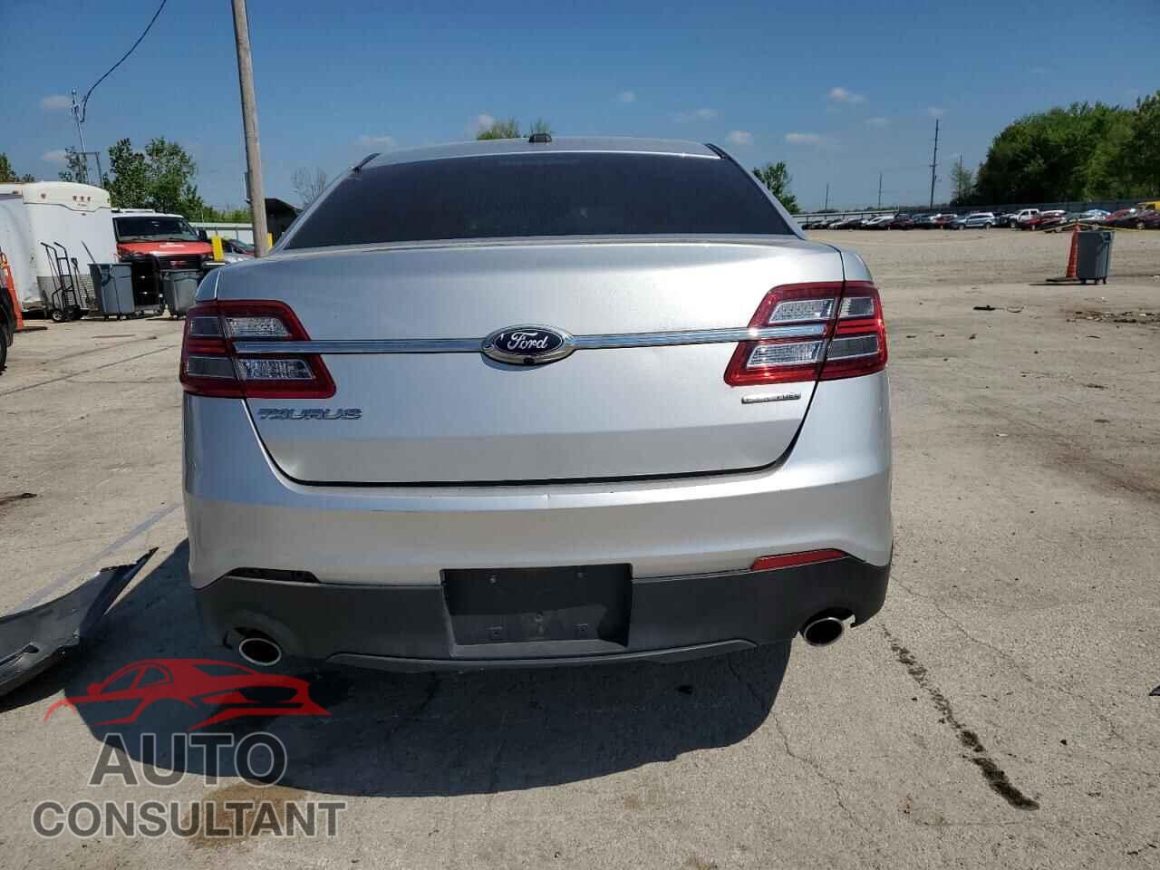 FORD TAURUS 2017 - 1FAHP2D82HG139016