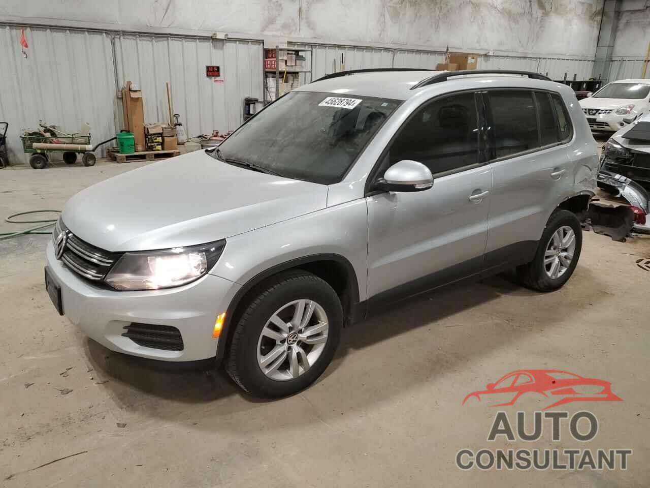 VOLKSWAGEN TIGUAN 2017 - WVGBV7AX7HK000345