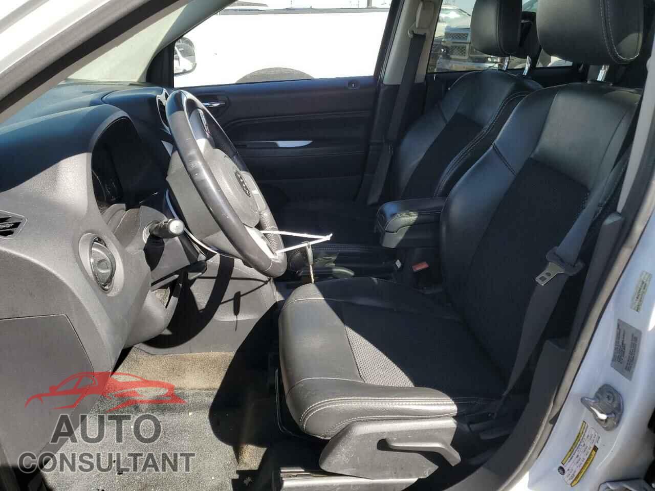 JEEP COMPASS 2017 - 1C4NJCEA8HD151582