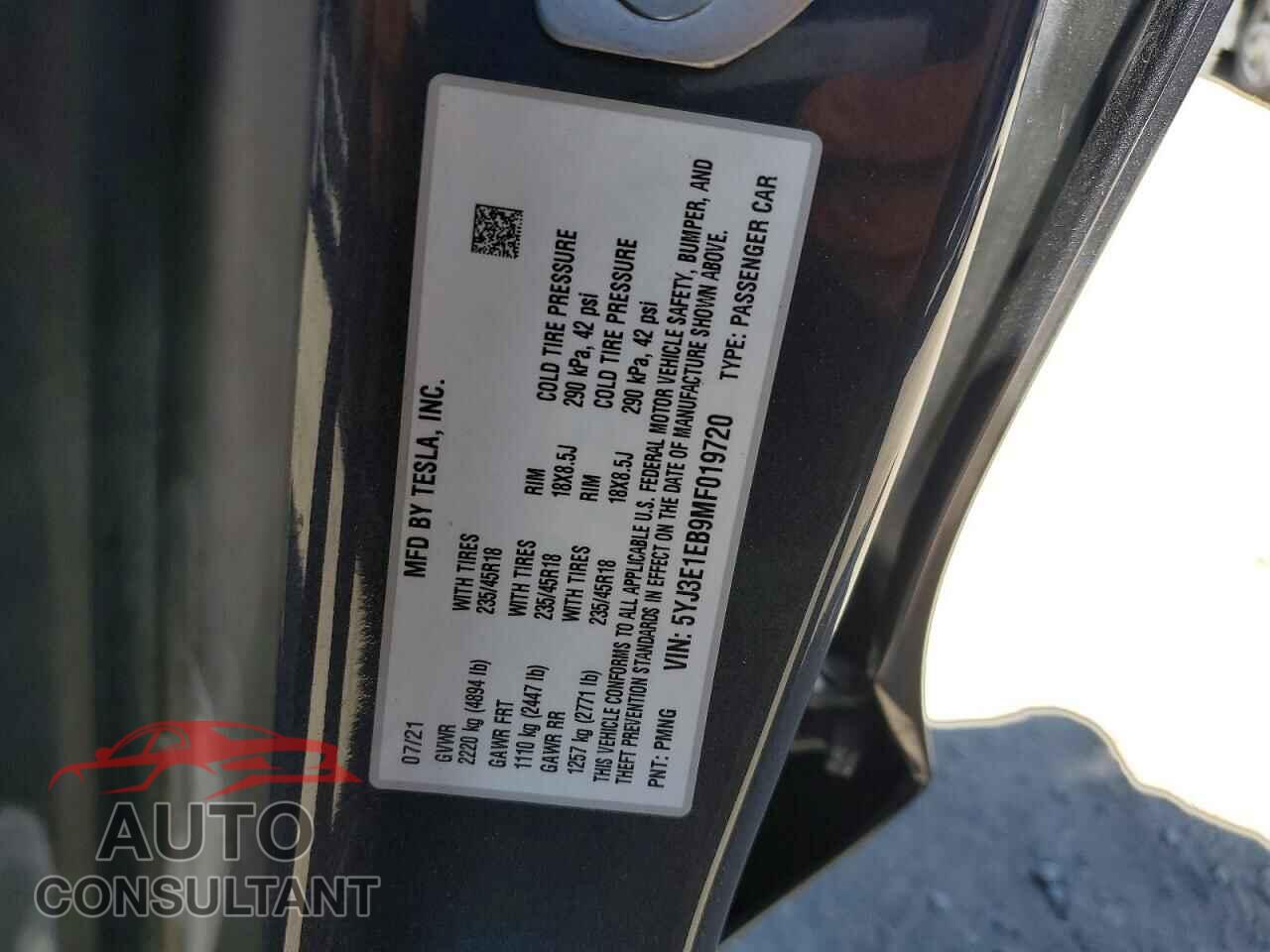 TESLA MODEL 3 2021 - 5YJ3E1EB9MF019720
