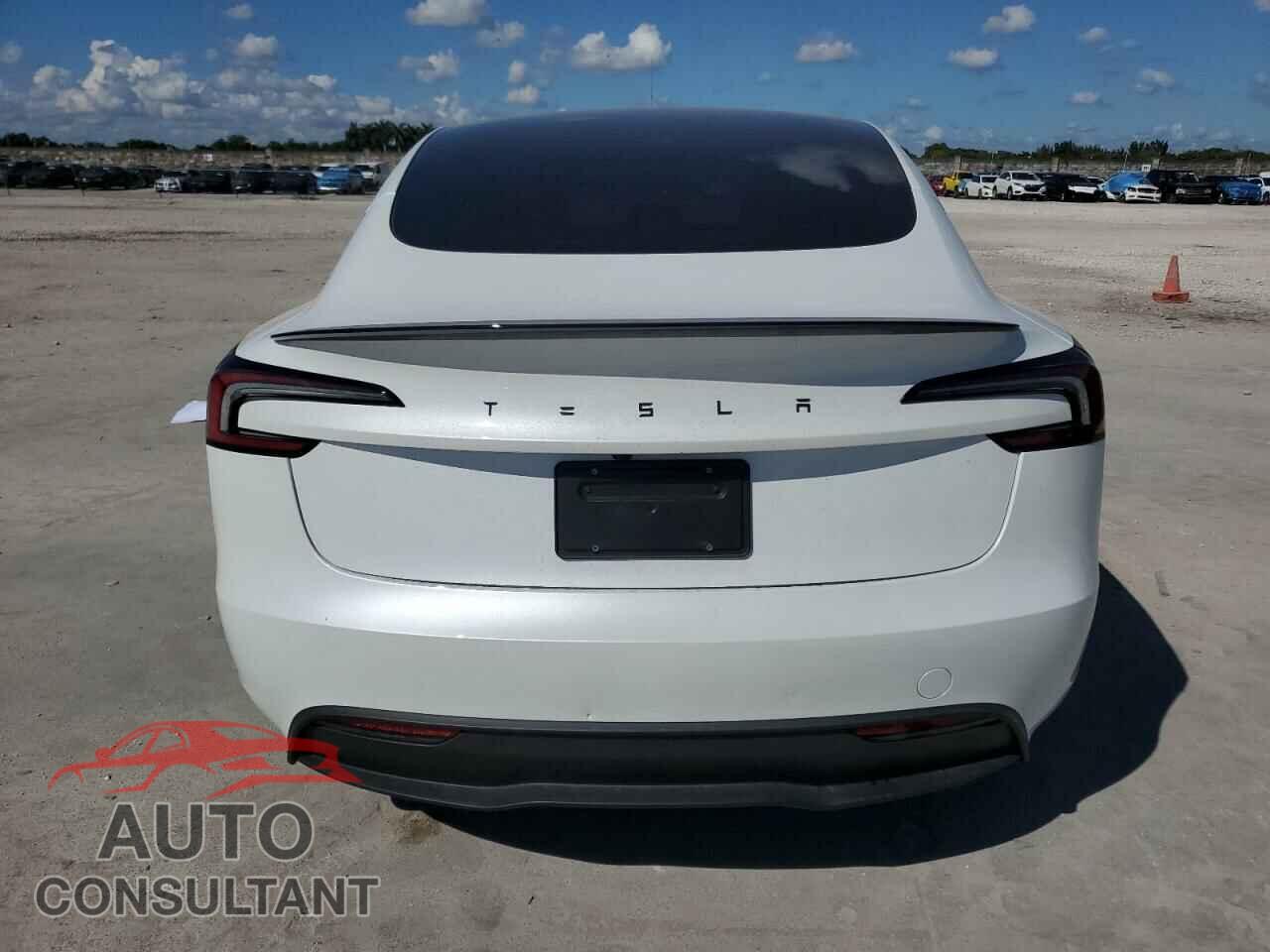 TESLA MODEL 3 2024 - 5YJ3E1EA9RF752350
