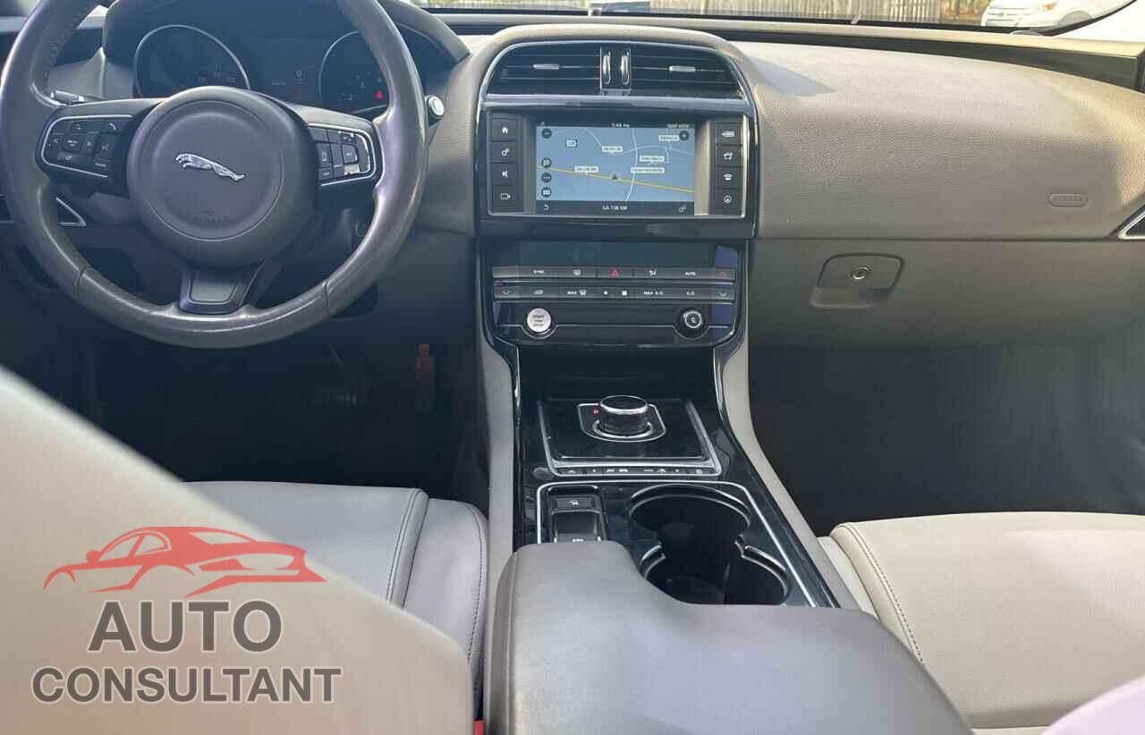 JAGUAR XE 2017 - SAJAR4BG5HA964600