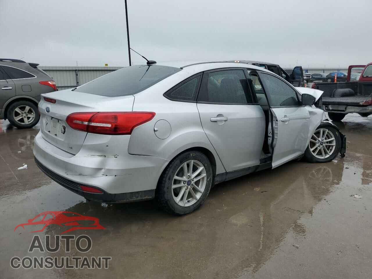 FORD FOCUS 2017 - 1FADP3F29HL222608