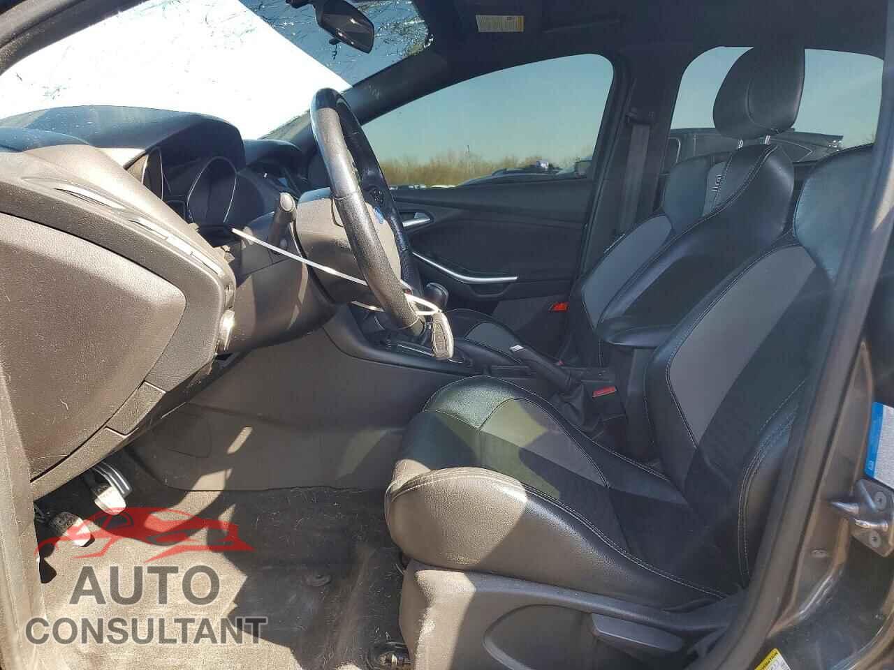 FORD FOCUS 2018 - 1FADP3L94JL320100