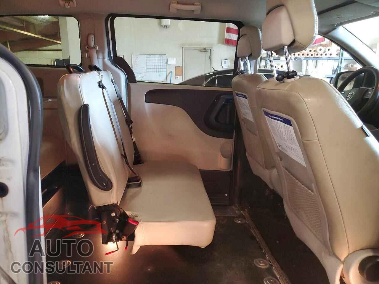 DODGE CARAVAN 2019 - 2C7WDGBG5KR698991