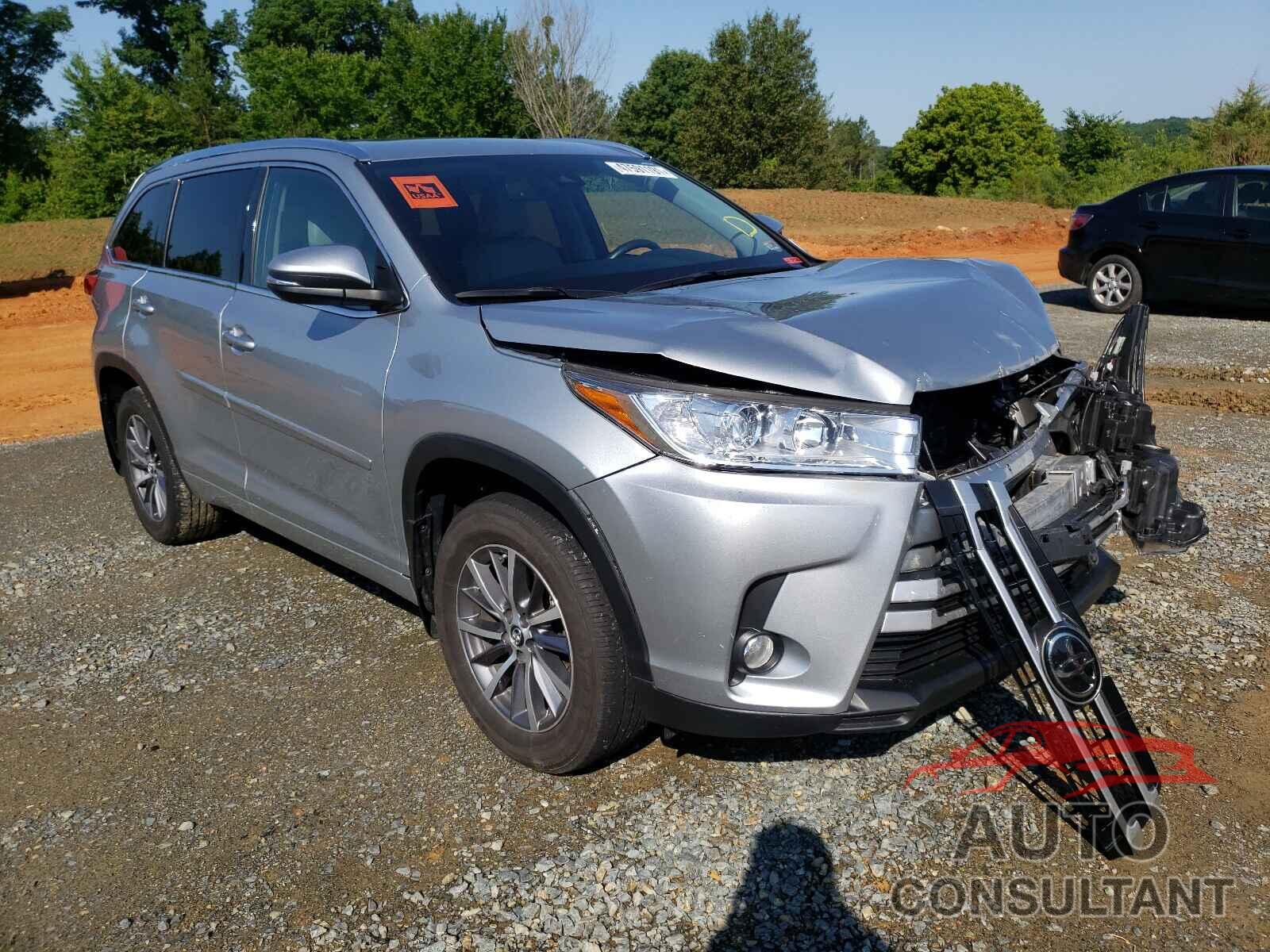 TOYOTA HIGHLANDER 2017 - 5TDJZRFH8HS521455
