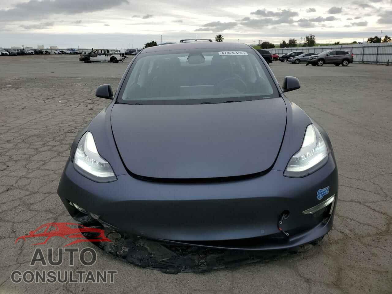 TESLA MODEL 3 2018 - 5YJ3E1EA7JF040214