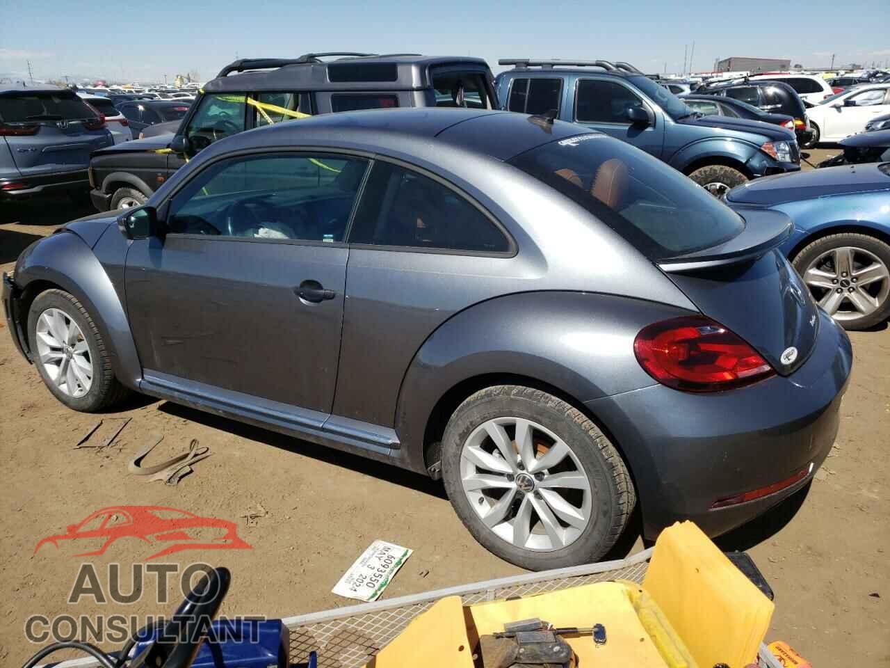 VOLKSWAGEN BEETLE 2017 - 3VWF17AT4HM627461