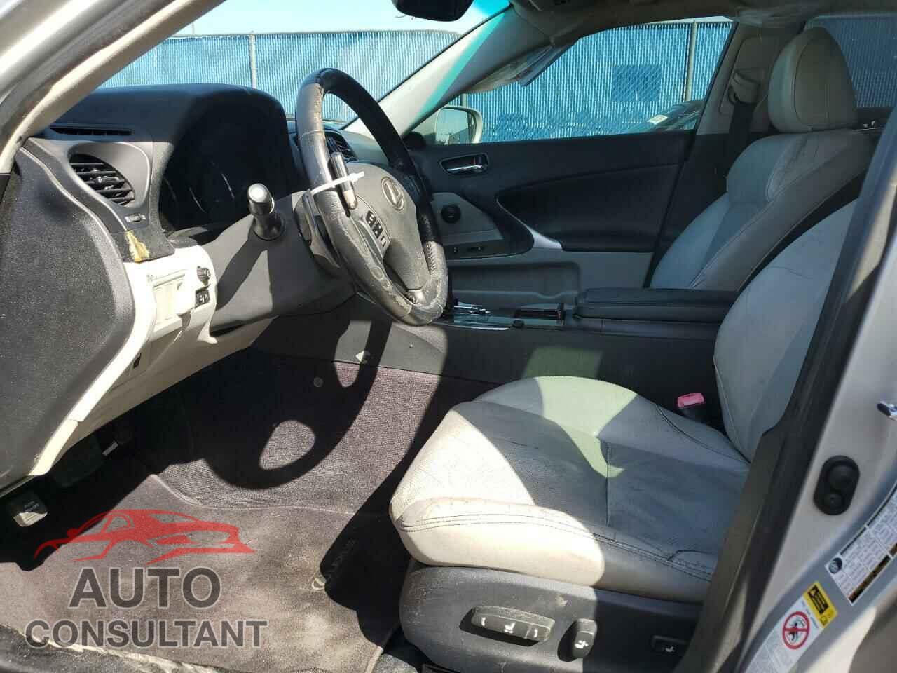LEXUS IS 2011 - JTHBF5C29B5144202