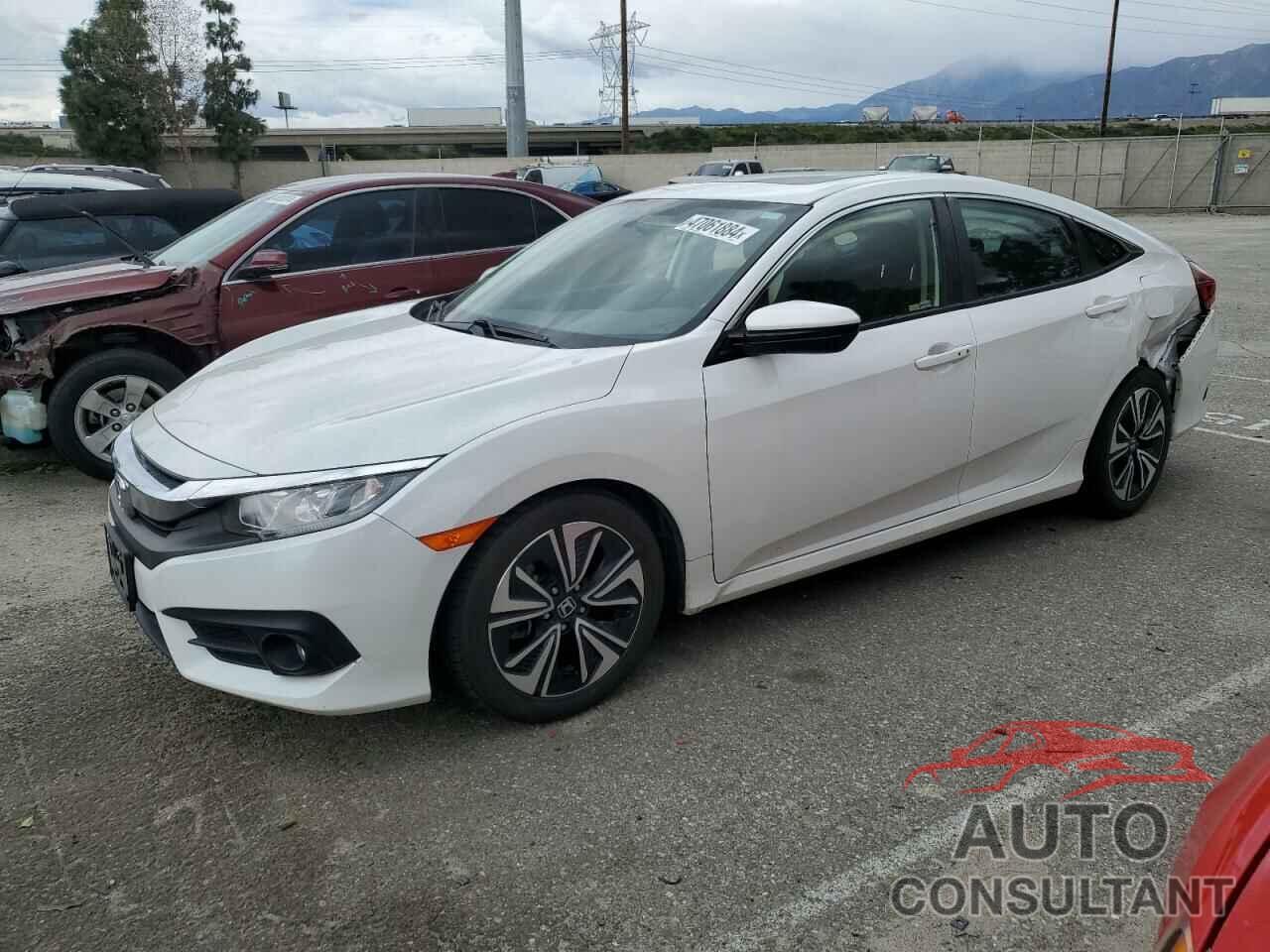 HONDA CIVIC 2018 - JHMFC1F30JX040692