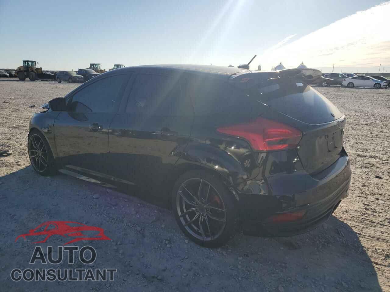 FORD FOCUS 2017 - 1FADP3L90HL347563