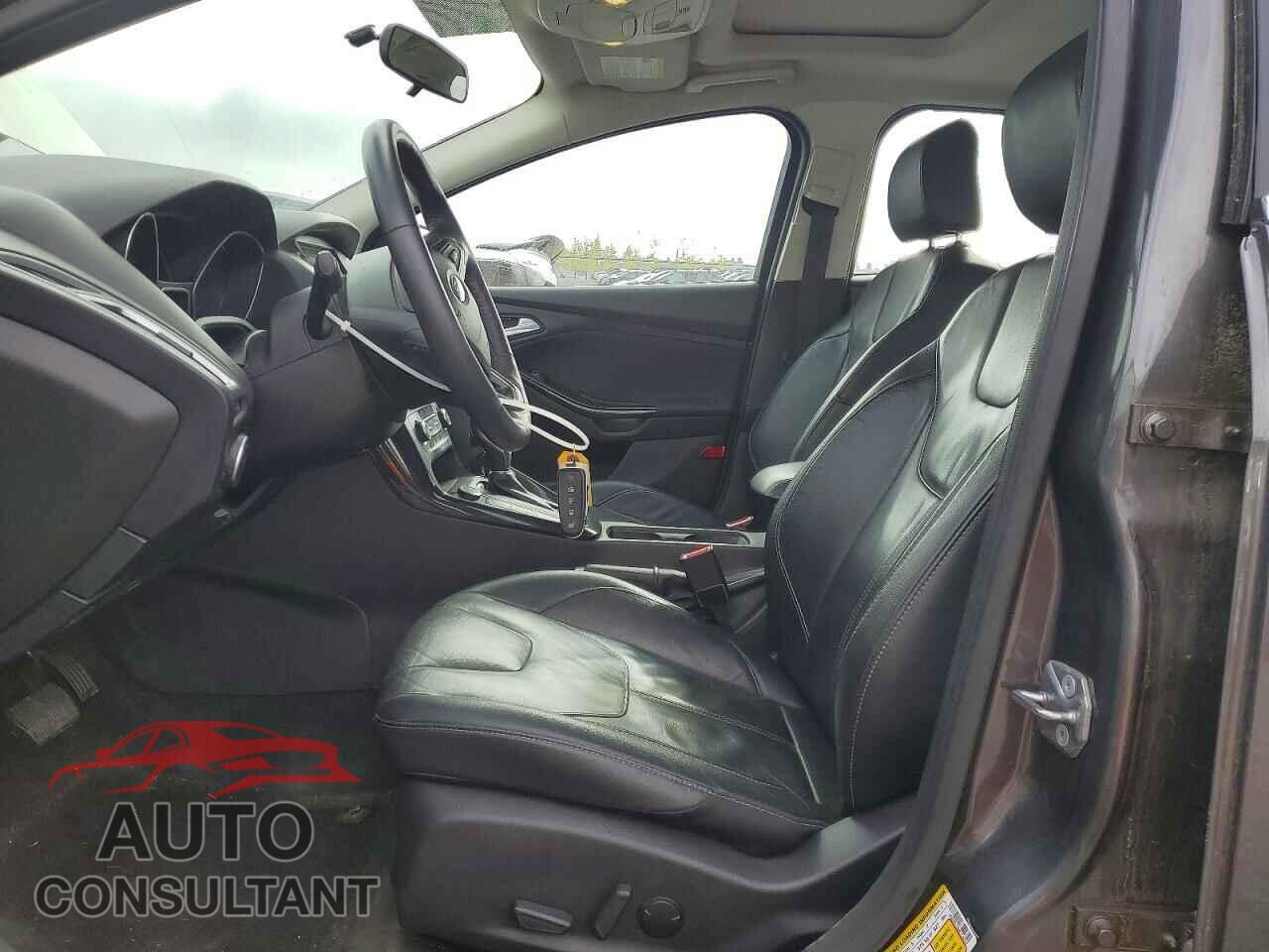 FORD FOCUS 2017 - 1FADP3J28HL238337
