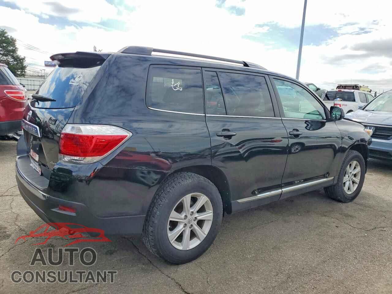TOYOTA HIGHLANDER 2013 - 5TDBK3EH8DS210576