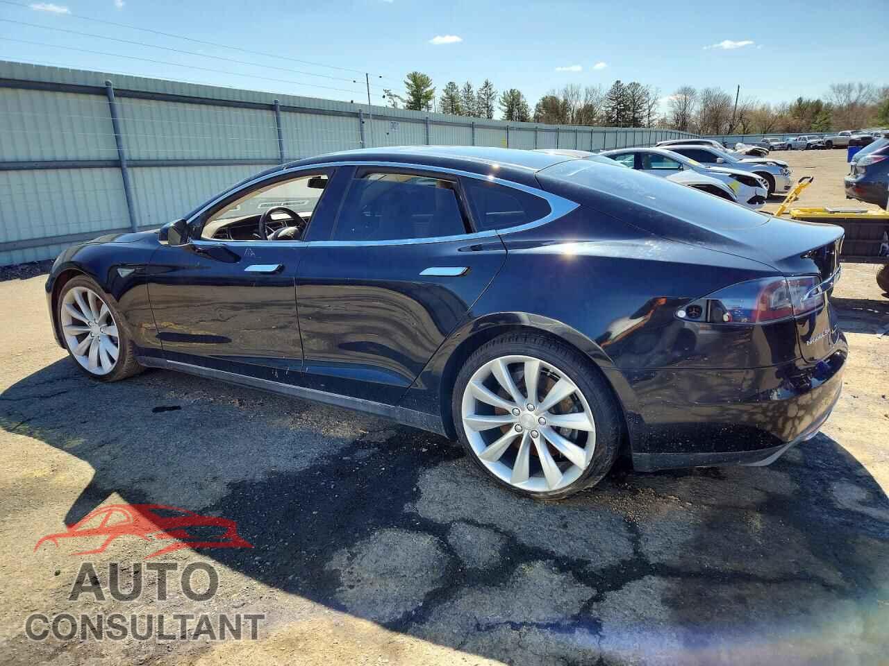 TESLA MODEL S 2013 - 5YJSA1CG0DFP17672