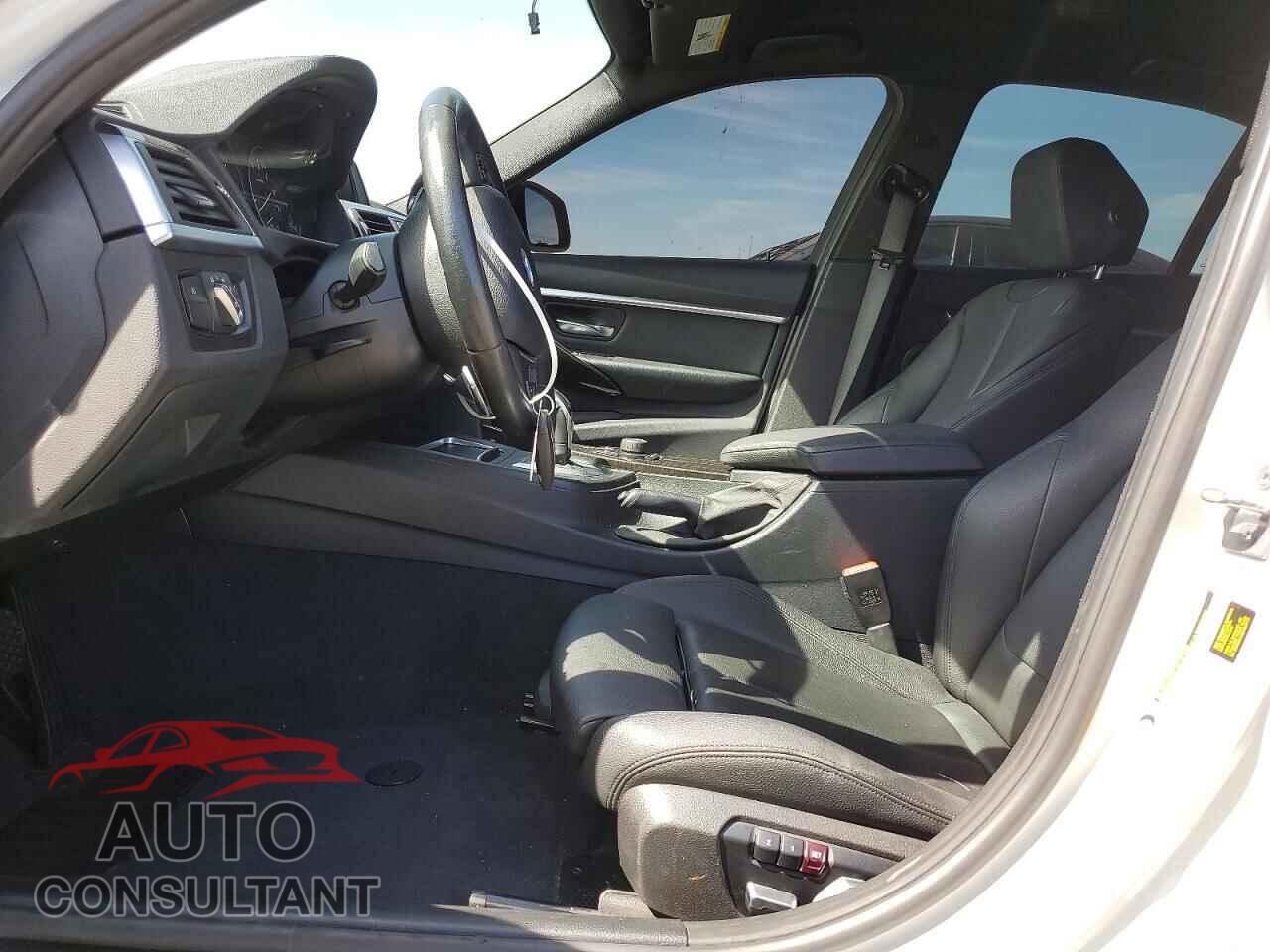 BMW 3 SERIES 2018 - WBA8B9C50JEE82496