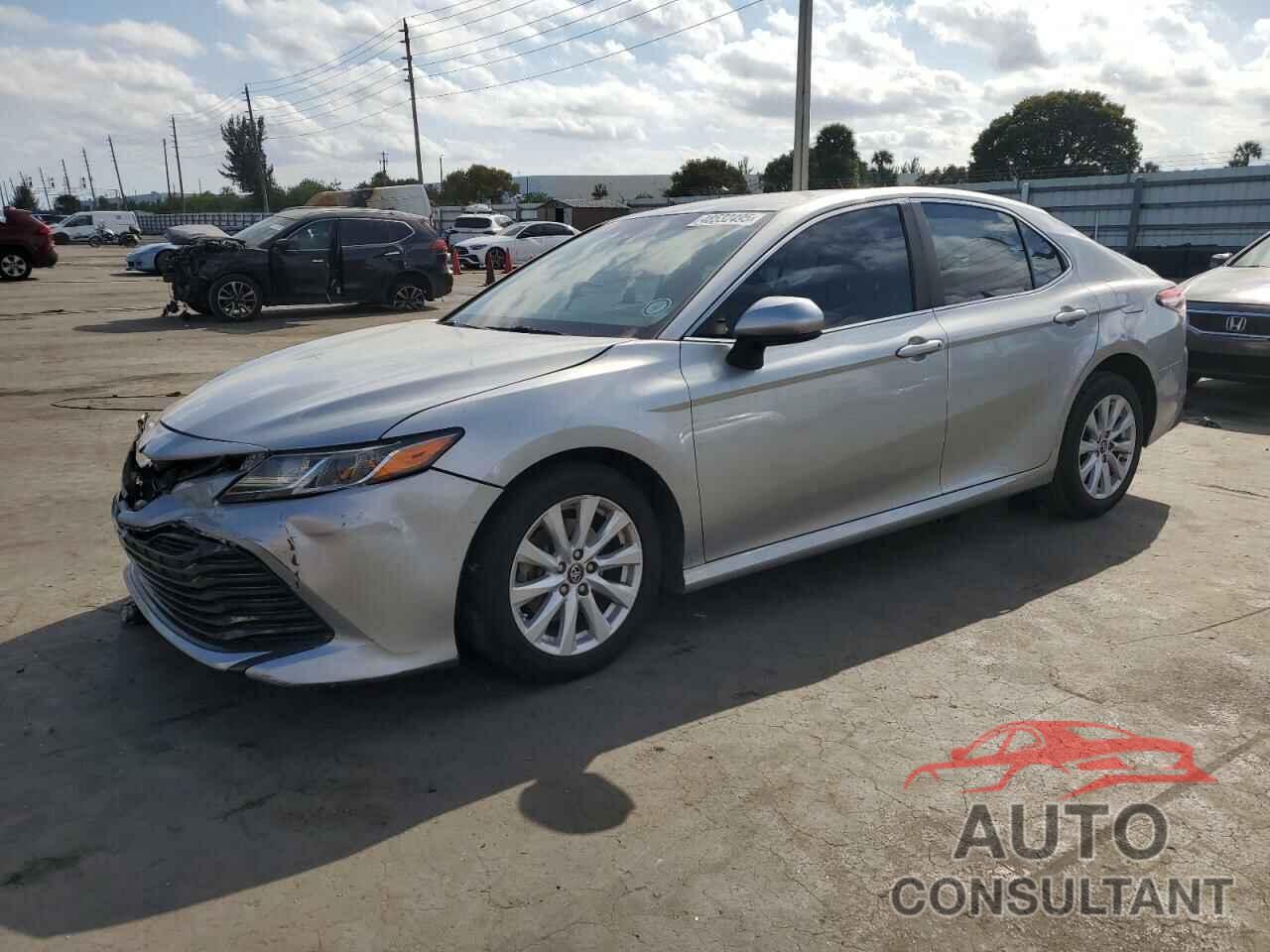 TOYOTA CAMRY 2018 - 4T1B11HK4JU114526