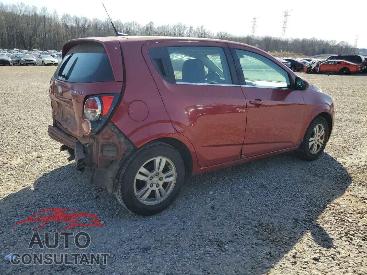 CHEVROLET SONIC 2013 - 1G1JC6SG2D4192568