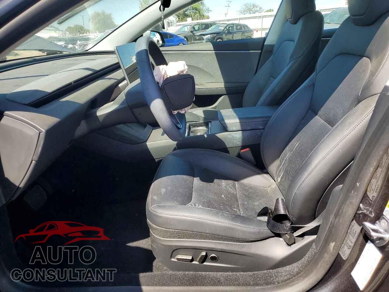 TESLA MODEL 3 2025 - 5YJ3E1EA0SF938896