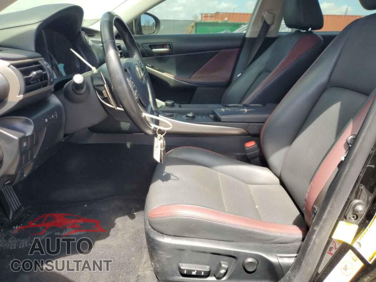 LEXUS IS 2017 - JTHBA1D2XH5041059