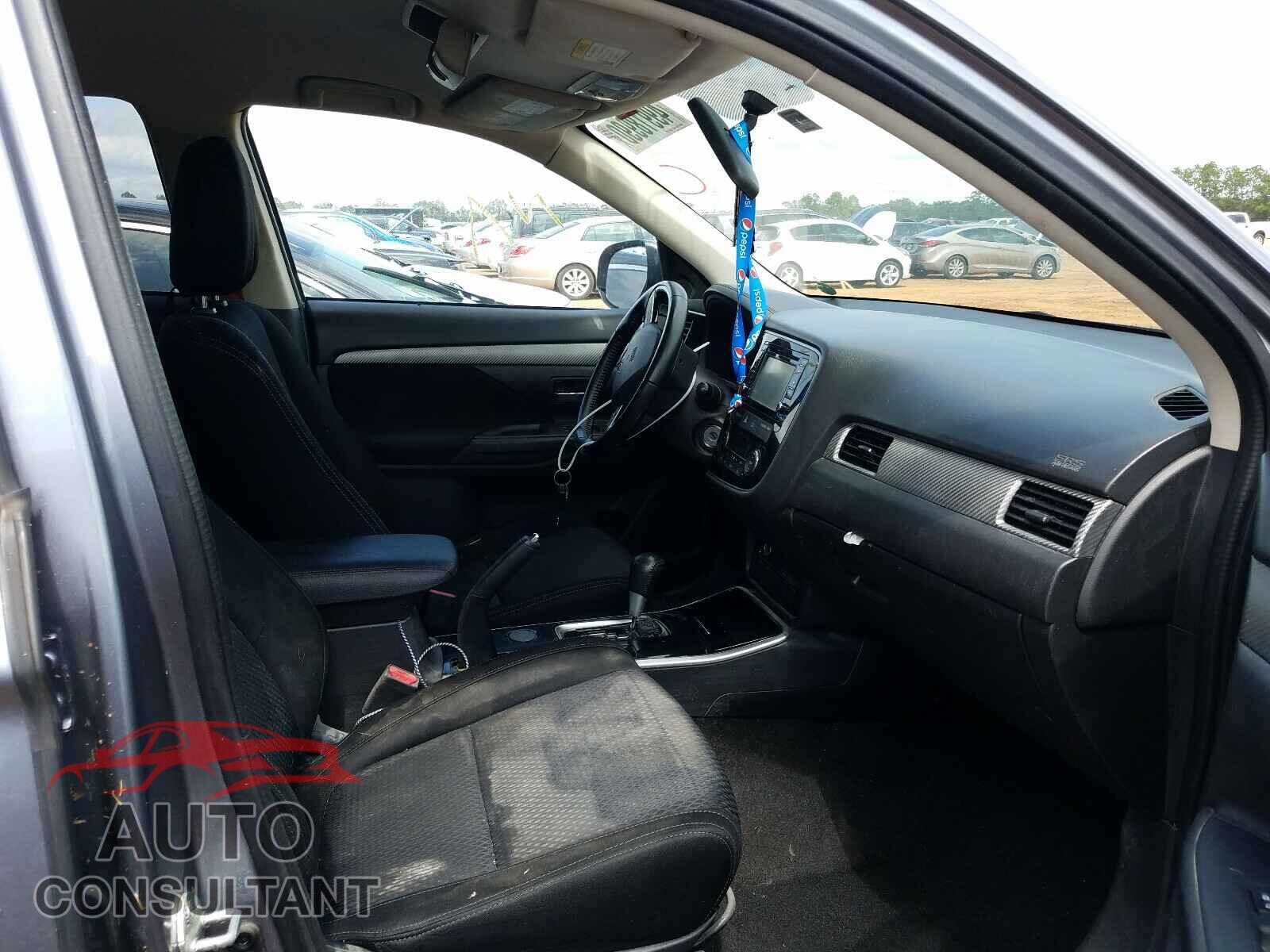 MITSUBISHI OUTLANDER 2017 - JA4AD2A32HZ038845