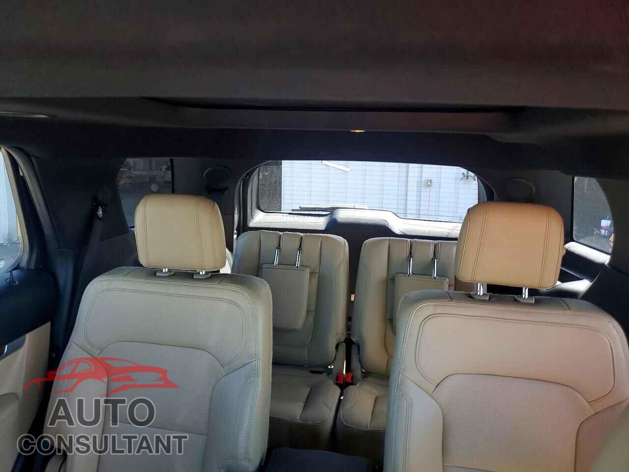 FORD EXPLORER 2017 - 1FM5K7F86HGA25876