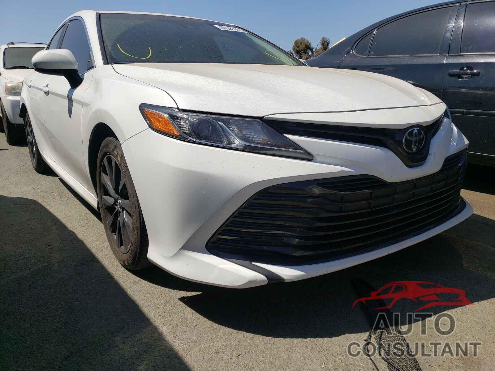 TOYOTA CAMRY 2018 - 4T1B11HK6JU510022