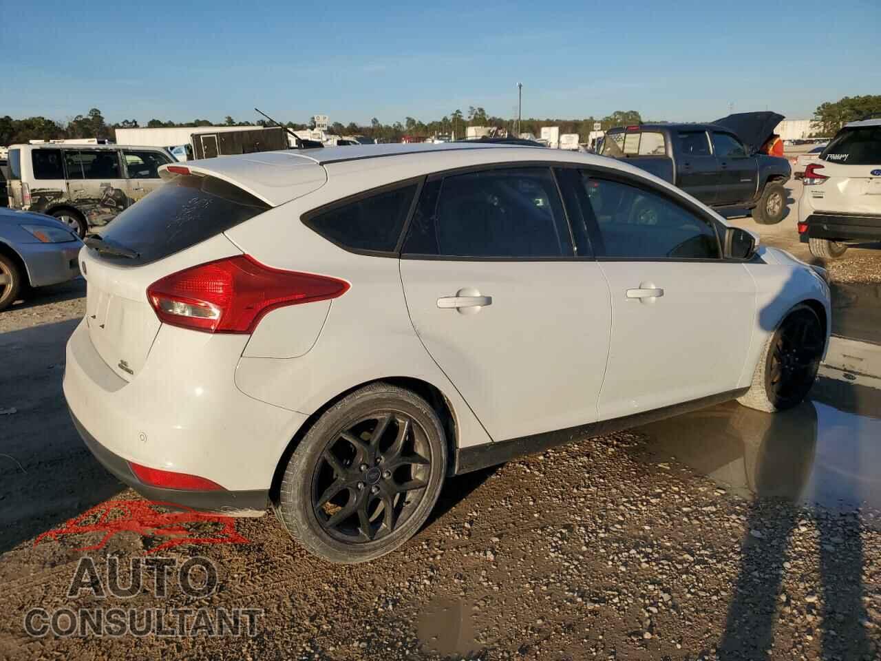 FORD FOCUS 2016 - 1FADP3K22GL277552