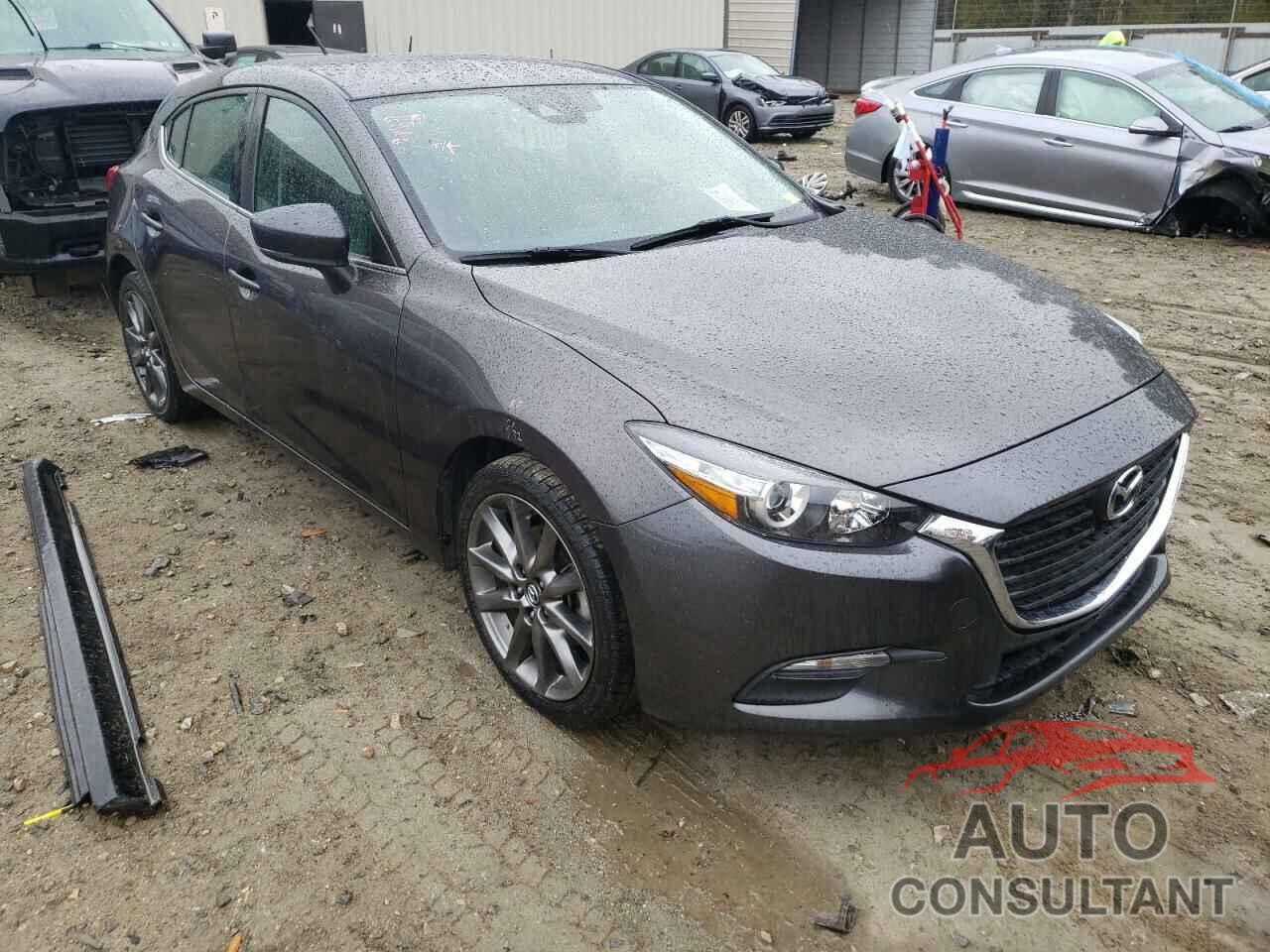 MAZDA 3 2018 - 3MZBN1L37JM268965