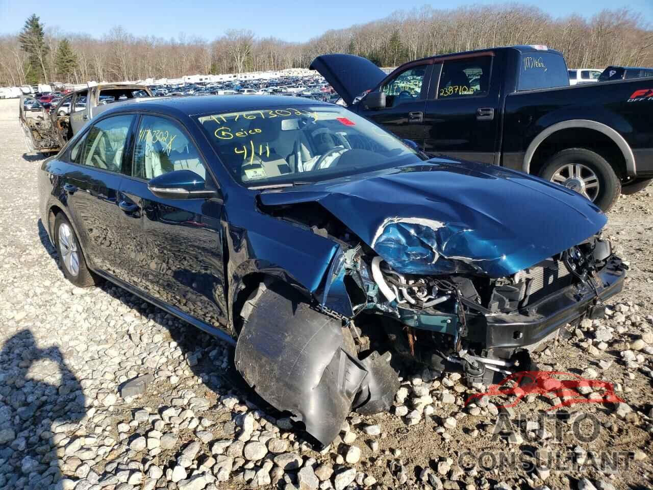 VOLKSWAGEN PASSAT 2018 - 1VWAA7A38JC010324
