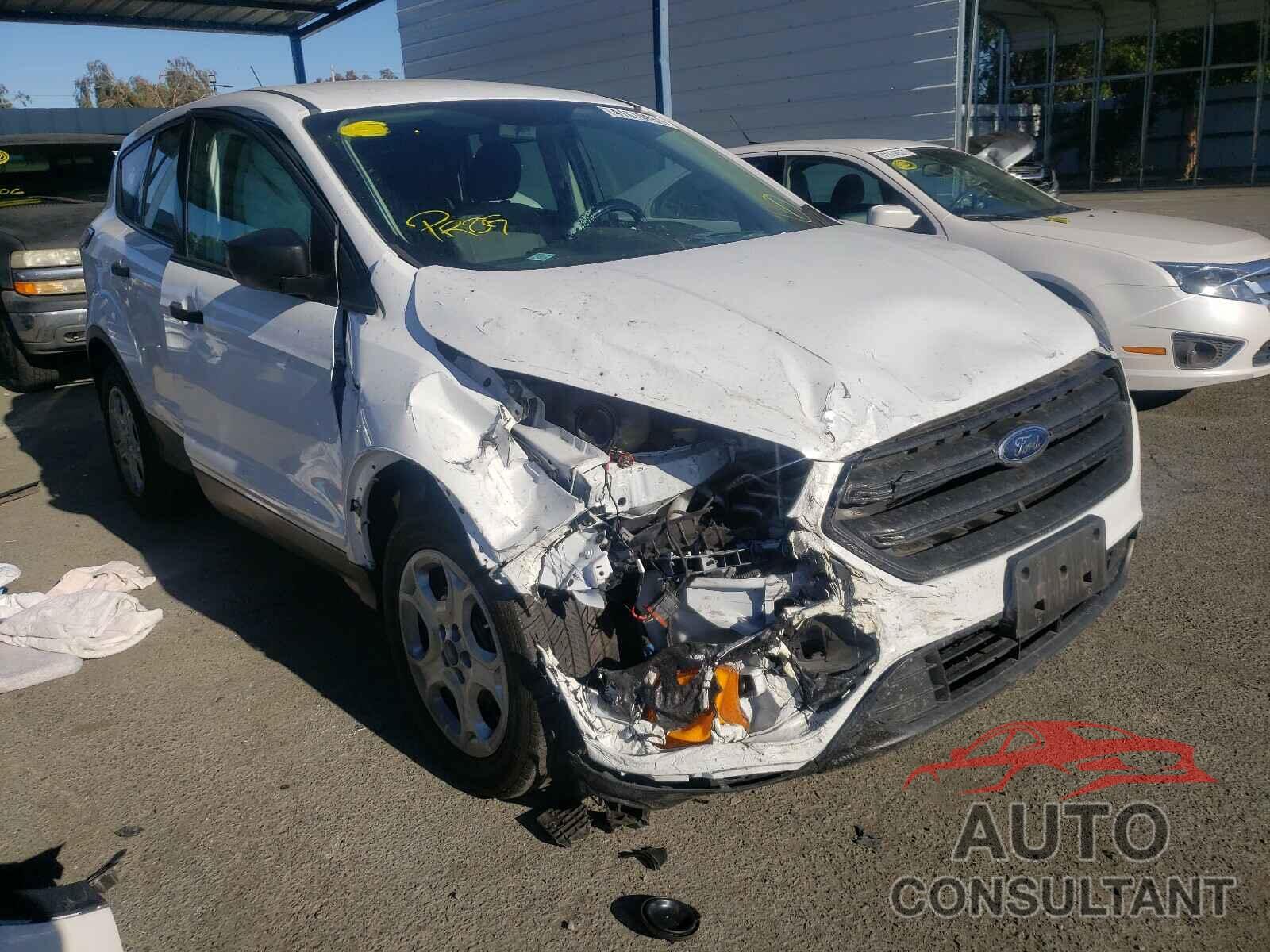 FORD ESCAPE 2018 - 1FMCU0F70JUB61153
