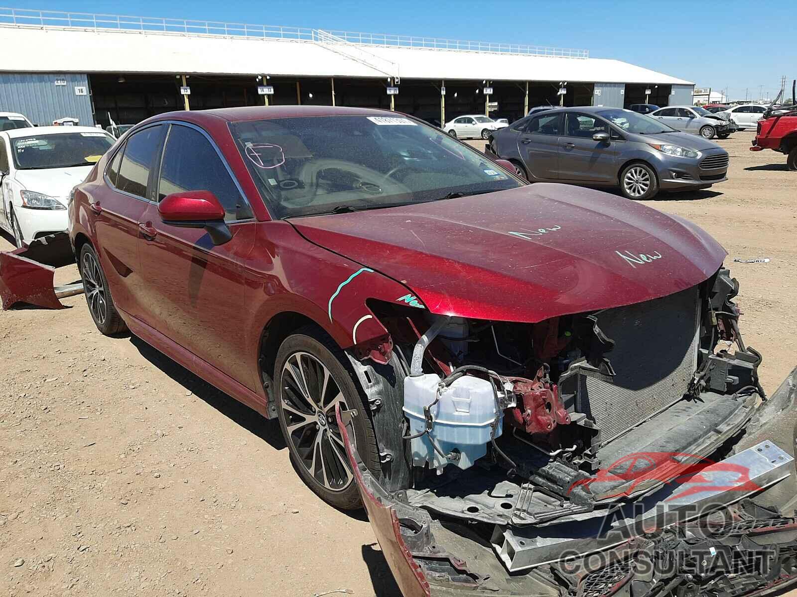 TOYOTA CAMRY 2018 - 4T1B11HK6JU599624