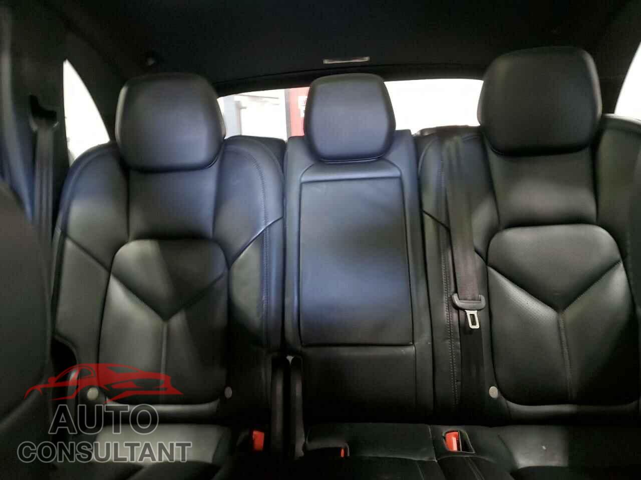 PORSCHE CAYENNE 2016 - WP1AA2A29GKA08673