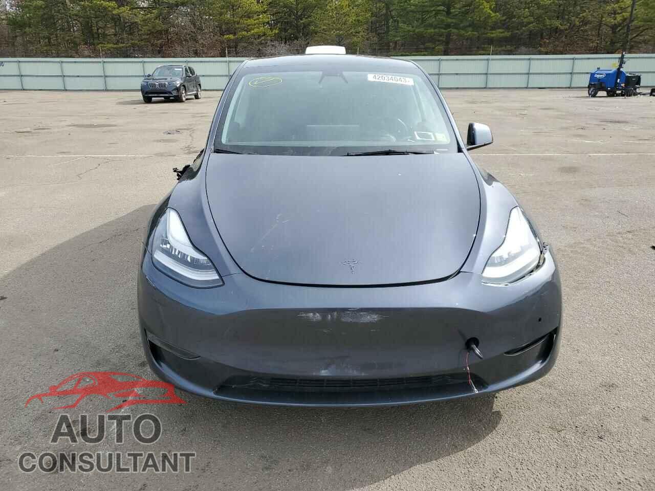 TESLA MODEL Y 2021 - 5YJYGDEE3MF100031