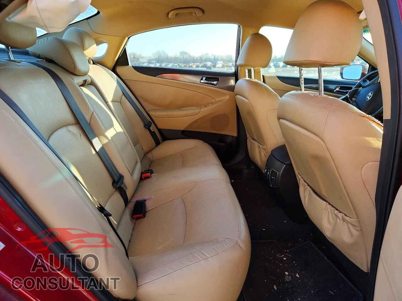 HYUNDAI SONATA 2012 - KMHEC4A46CA054497