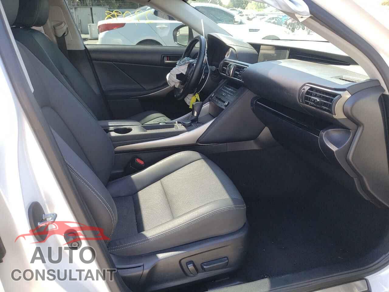 LEXUS IS 2020 - JTHAA1D29L5103300