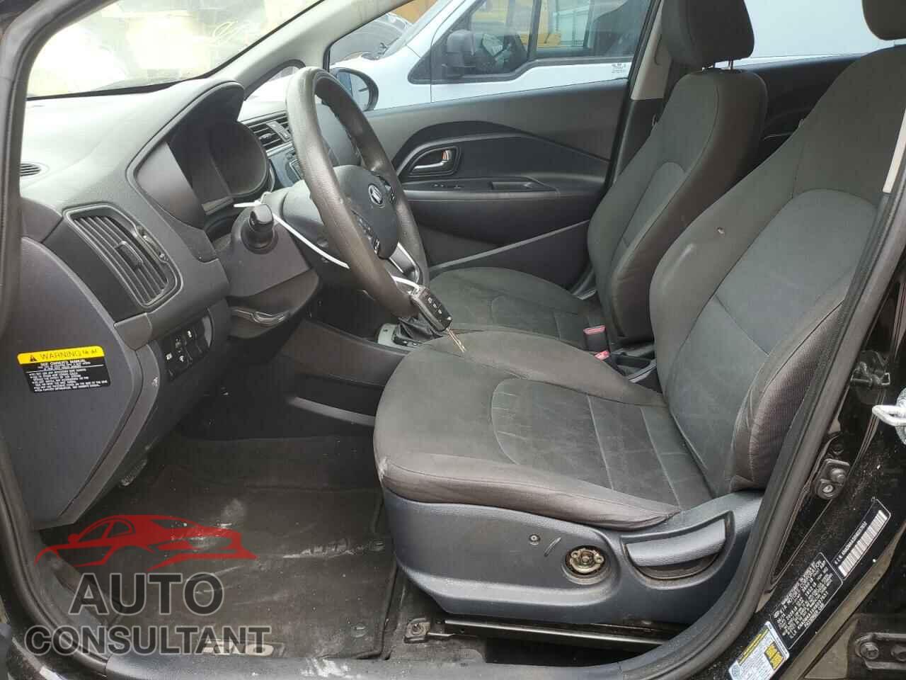 KIA RIO 2017 - KNADM4A3XH6037651