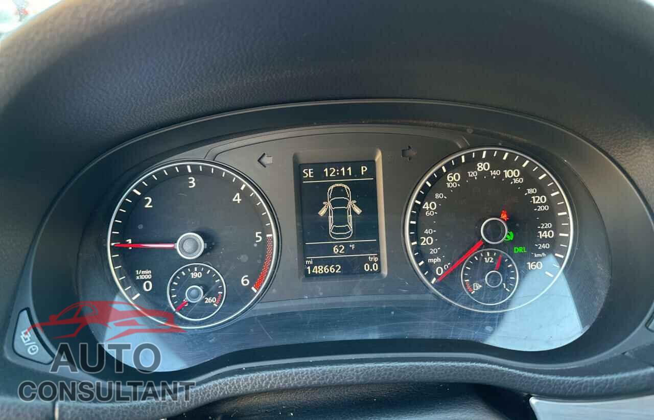 VOLKSWAGEN PASSAT 2013 - 1VWBN7A31DC105420