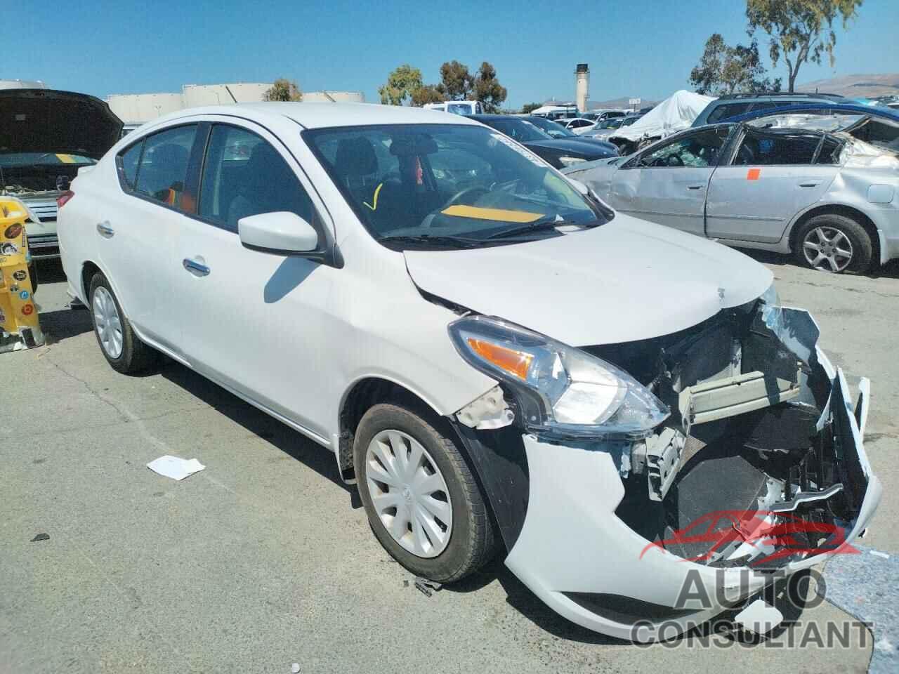 NISSAN VERSA 2019 - 3N1CN7AP4KL810890